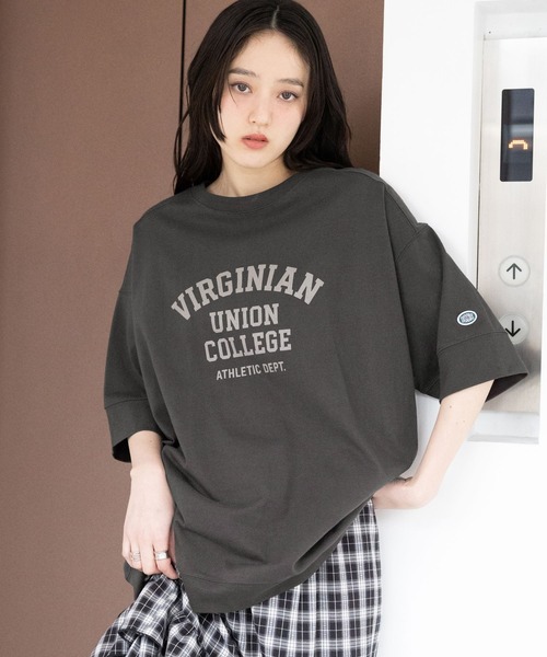 RAGEBLUE(レイジブルー)の「<DISCUS/ディスカス>カレッジBIGTシャツ(Tシャツ/カットソー・レディース・ブルー/ブラウン/ホワイト/イエロー/ラベンダー/ブラック・FREE)」の3枚目の写真