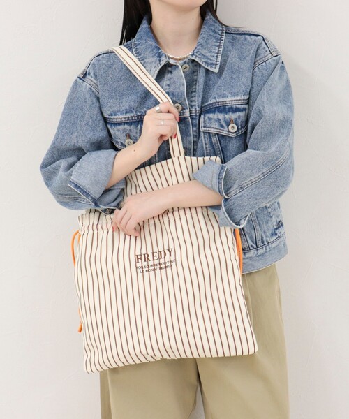 fredy emue（フレディエミュ）の「アウトポケットストライプロゴトートバッグ（トートバッグ・レディース・ブラック系その他/ブラウン系その他/ホワイト系その他/レッド系その他/ブルー系その他/グリーン系その他・FREE）」の3枚目の写真