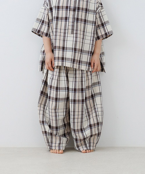 LOWRYS FARM（ローリーズファーム）の「リネンイージーコクーンパンツ　622579（その他パンツ・キッズ・ブラウン/ベージュ/ブラック・110cm/150cm/140cm/130cm/120cm）」の12枚目の写真