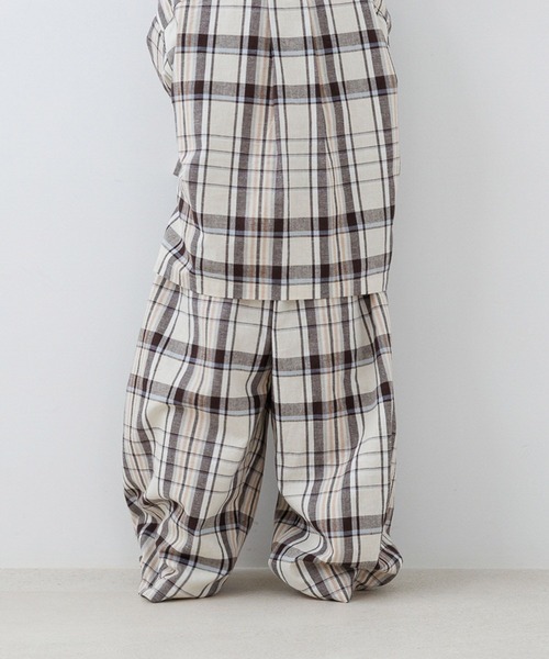 LOWRYS FARM（ローリーズファーム）の「リネンイージーコクーンパンツ　622579（その他パンツ・キッズ・ブラウン/ベージュ/ブラック・110cm/150cm/140cm/130cm/120cm）」の14枚目の写真