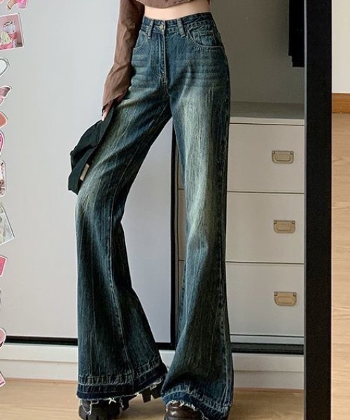 Teem Store（チームストア）の「ヴィンテージ風フレアデニムパンツ（デニムパンツ・レディース・ブルー/ブラック・M/L）」の4枚目の写真