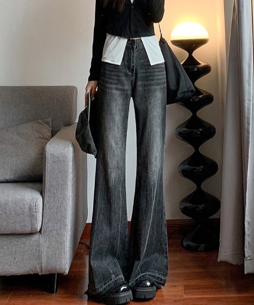 Teem Store（チームストア）の「ヴィンテージ風フレアデニムパンツ（デニムパンツ・レディース・ブルー/ブラック・M/L）」の3枚目の写真