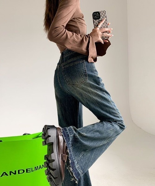 Teem Store（チームストア）の「ヴィンテージ風フレアデニムパンツ（デニムパンツ・レディース・ブルー/ブラック・M/L）」の14枚目の写真