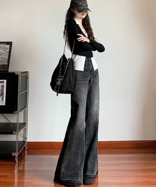 Teem Store（チームストア）の「ヴィンテージ風フレアデニムパンツ（デニムパンツ・レディース・ブルー/ブラック・M/L）」の16枚目の写真