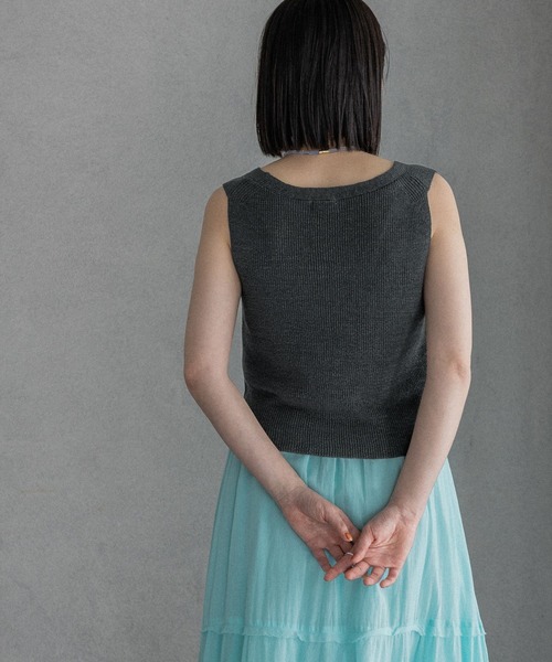 A part by(アパートバイ)の「ニットベスト(ベスト・レディース・チャコールグレー/オフホワイト/ブラウン・FREE)」の13枚目の写真