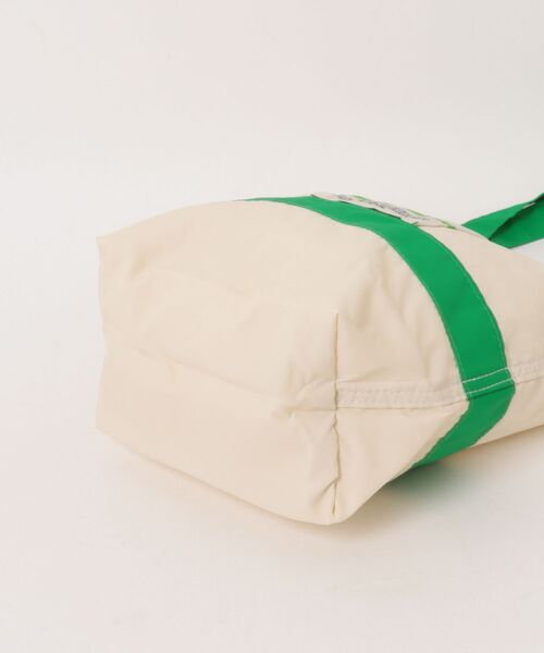 FRUIT OF THE LOOM(フルーツオブザルーム)の「FRUIT OF THE LOOM / FTL NYLON TOTEBAG M / 80310300(トートバッグ・レディース・オフホワイト/グリーン系その他・ONESIZE)」の4枚目の写真