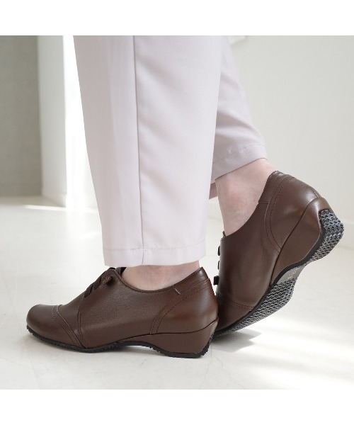 Pointer（shoes）（ポインター）の「【日本製・本革】スニーカー /　抗菌消臭 速乾カジュアルシューズ（スニーカー・レディース・ネイビー/ブラウン/ブラック系その他/ブラック/ライトブラウン・24cm/23.5cm/23cm/22.5cm/22cm/24.5cm）」の12枚目の写真