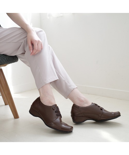 Pointer（shoes）（ポインター）の「【日本製・本革】スニーカー /　抗菌消臭 速乾カジュアルシューズ（スニーカー・レディース・ネイビー/ブラウン/ブラック系その他/ブラック/ライトブラウン・24cm/23.5cm/23cm/22.5cm/22cm/24.5cm）」の8枚目の写真
