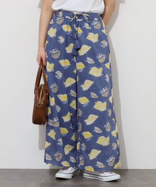 KILKI(キルキー)の「kilki ヤドカリプリントイージーワイドパンツ(その他パンツ・レディース・グレイッシュベージュ/ネイビー系・ONESIZE)」の2枚目の写真