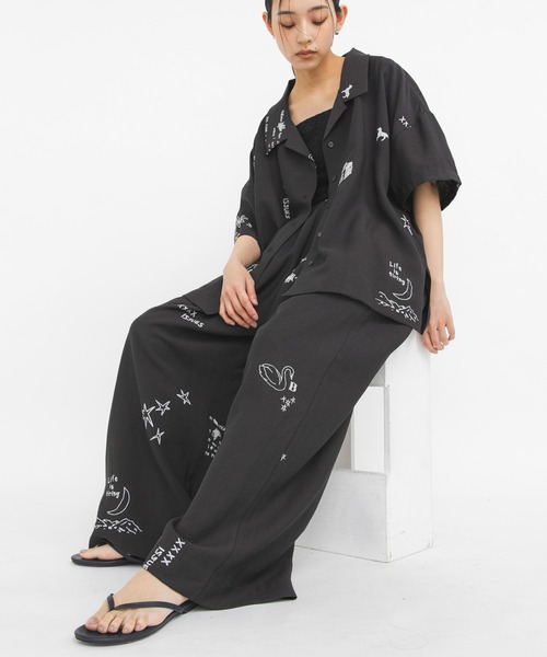 KBF（ケイビーエフ）の「TATTOOワイドイージーパンツ（その他パンツ・レディース・チャコールグレー/アイボリー/ブラウン・ONE）」の3枚目の写真