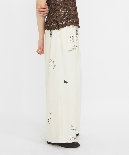 KBF（ケイビーエフ）の「TATTOOワイドイージーパンツ（その他パンツ・レディース・チャコールグレー/アイボリー/ブラウン・ONE）」の6枚目の写真