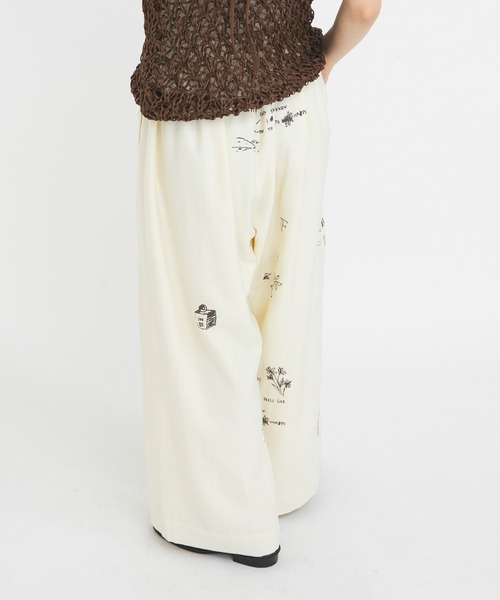 KBF（ケイビーエフ）の「TATTOOワイドイージーパンツ（その他パンツ・レディース・チャコールグレー/アイボリー/ブラウン・ONE）」の7枚目の写真