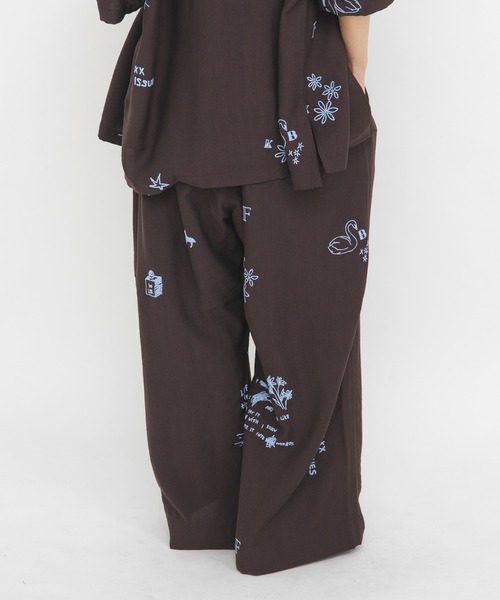 KBF（ケイビーエフ）の「TATTOOワイドイージーパンツ（その他パンツ・レディース・チャコールグレー/アイボリー/ブラウン・ONE）」の21枚目の写真