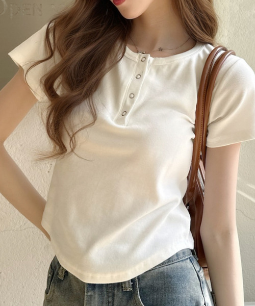 Ada.(エイダ)の「リングドットヘンリー ショート丈 半袖Tシャツ(Tシャツ/カットソー・レディース・ブラック/グレー/ホワイト/イエロー・FREE)」の2枚目の写真