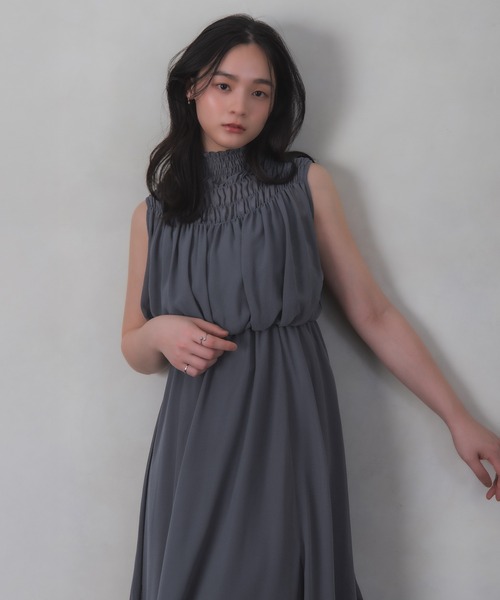 Rose of Sharon(ローズオブシャロン)の「ギャザーネックノースリーブフレアドレス(ドレス・レディース・ネイビー/カーキ/グレイッシュベージュ/マスタード・M)」の19枚目の写真