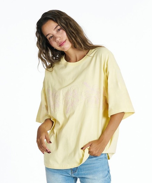 ROXY（ロキシー）の「ROXY/ロキシー 半袖 Tシャツ オーバーサイズ ハイビスカス 刺繍 BREAK LINE RST262036（Tシャツ/カットソー・レディース・ブラック/ホワイト/イエロー・M/L）」の3枚目の写真