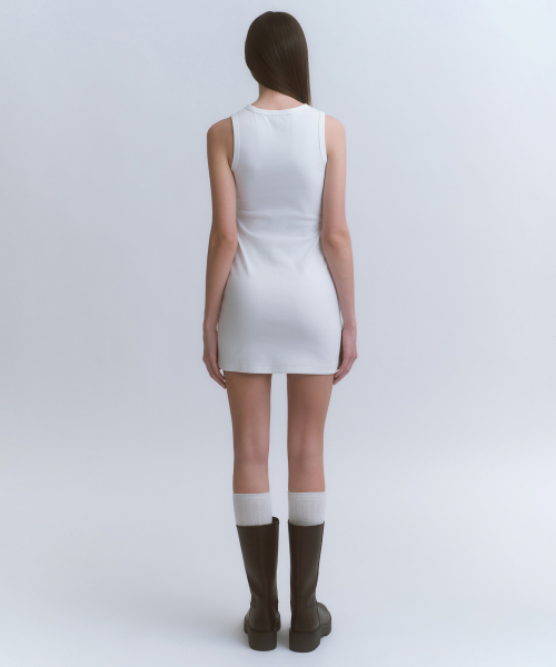 MUSINSA STANDARD WOMAN（ムシンサスタンダードウーマン）の「ウィメンズタンクドレス[ホワイト]（ワンピース・レディース・その他・SMALL/MEDIUM/LARGE/X-SMALL）」の3枚目の写真