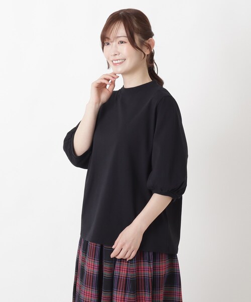 one'sterrace(ワンズテラス)の「【リンネル7月号掲載】パフスリーブ コットンカットソープルオーバー(Tシャツ/カットソー・レディース・ブラック系8/ブルー系その他7/グリーン系その他6/レッド系9/ベージュ系その他7/アイボリー系8・02)」の2枚目の写真