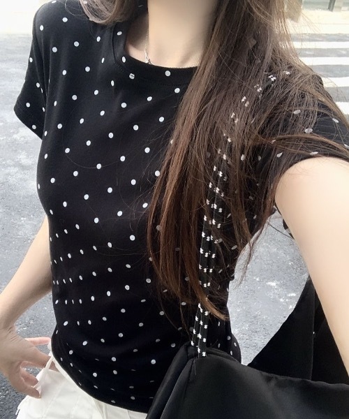 Teem Store(チームストア)の「ドット柄クルーネックタイトTシャツ 半袖(Tシャツ/カットソー・レディース・ホワイト/グレー/ブラック・M/S)」の2枚目の写真