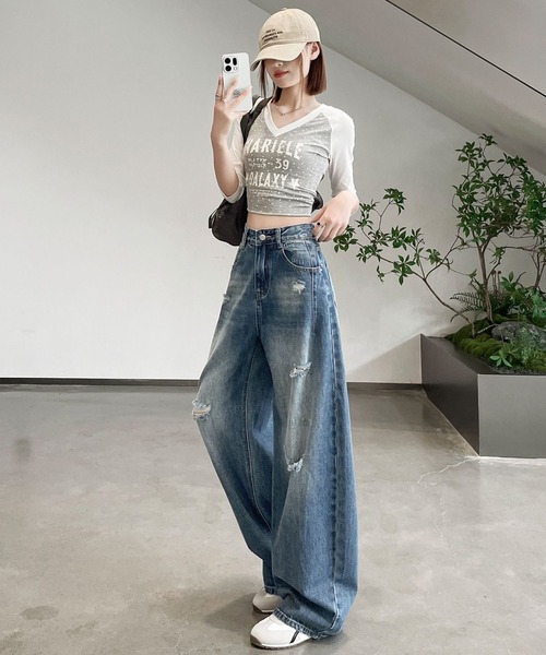 AMAJI(アマジ)の「ハイウエスト ダメージ加工 ワイドレッグ ロング丈 デニムパンツ(デニムパンツ・レディース・ブルー・X-LARGE/LARGE/MEDIUM/SMALL)」の1枚目の写真