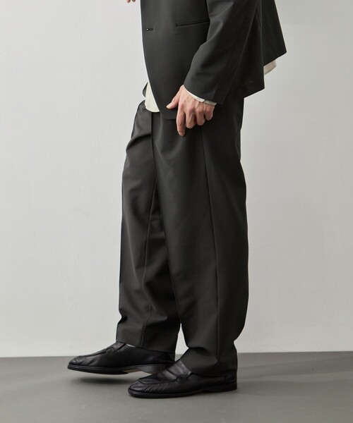 GOOD PEOPLE GOOD STITCHING GOOD PRODUCT(グッドピープルグッドスティッチンググッドプロダクト)の「3-Tuck Drawstring Easy Pants(スラックス・メンズ・カーキ/ネイビー・L/M/S)」の2枚目の写真