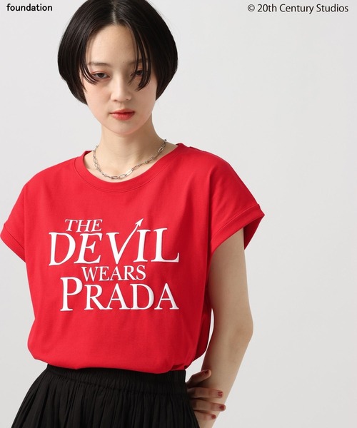 BAYFLOW(ベイフロー)の「【プラダを着た悪魔】フレンチスリーブTシャツ(Tシャツ/カットソー・レディース・シルバーグレー/オフホワイト/レッド・FREE)」の5枚目の写真