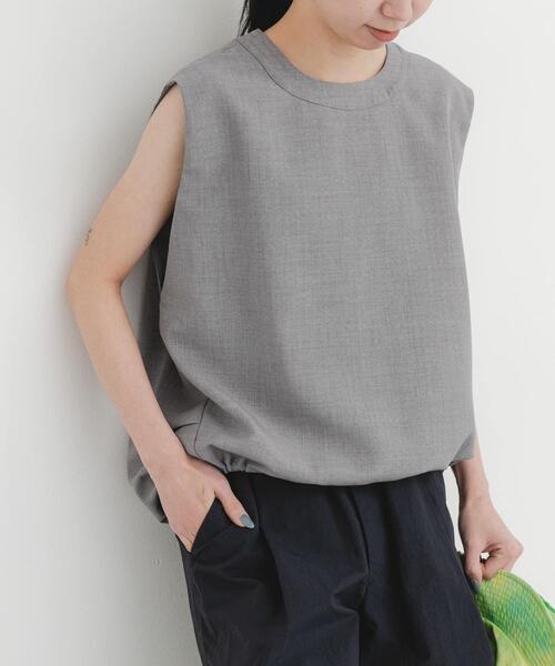 EKAL(エカル)の「『UR TECH DRYLUXE』ハイツイストフレンチスリーブブラウス(シャツ/ブラウス・レディース・ネイビー/ブルー系その他/グレー・ONE)」の4枚目の写真