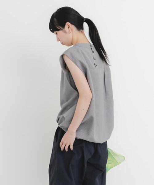 EKAL(エカル)の「『UR TECH DRYLUXE』ハイツイストフレンチスリーブブラウス(シャツ/ブラウス・レディース・ネイビー/ブルー系その他/グレー・ONE)」の6枚目の写真