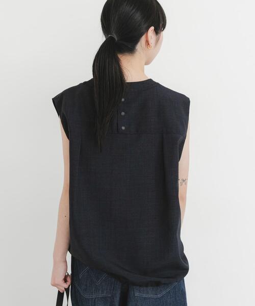 EKAL(エカル)の「『UR TECH DRYLUXE』ハイツイストフレンチスリーブブラウス(シャツ/ブラウス・レディース・ネイビー/ブルー系その他/グレー・ONE)」の22枚目の写真