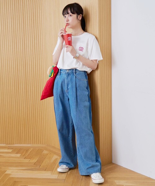 coen(コーエン)の「【DOMDOM(ドムドム)×coen】ワンポイント刺繍フットボールTシャツ(Tシャツ/カットソー・レディース・ナチュラル/オフホワイト/ダークグレー/レッド・M/L)」の5枚目の写真