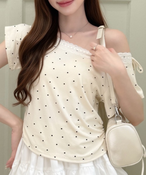 Ada.(エイダ)の「バレエコア ショルダー リボン レース ドット カットソー(Tシャツ/カットソー・レディース・ホワイト/ベージュ/ブラック/ブルー・FREE)」の1枚目の写真