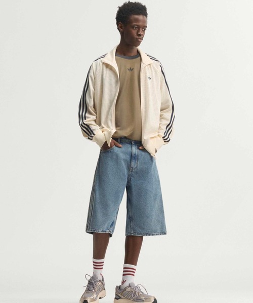 adidas(アディダス)の「adidas FIREBIRD ADICOLOR LIGHT WASH DENIM SHORTS / アディダス ファイヤーバード アディカラー ライトウォッシュ デニム ショーツ(デニムパンツ・メンズ・ライトインディゴブルー・32inch/30inch/36inch/34inch)」の10枚目の写真