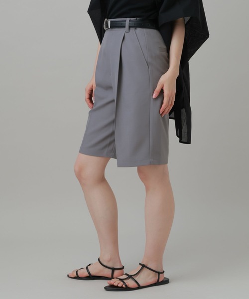 LAKOLE(ラコレ)の「タックハーフパンツ / 848925(その他パンツ・レディース・ベージュ/ブラック/グレー・MEDIUM/LARGE)」の7枚目の写真
