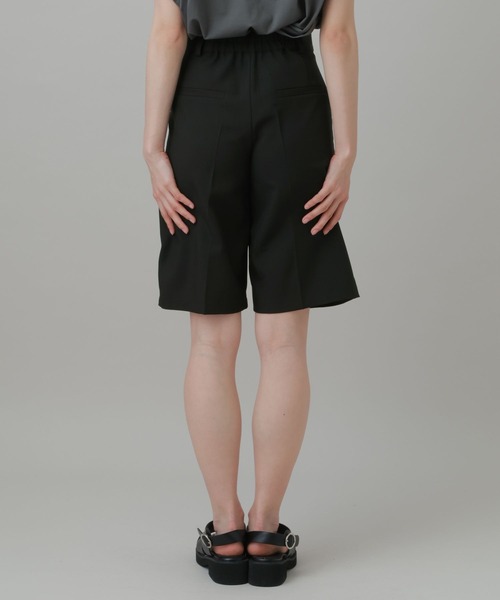 LAKOLE(ラコレ)の「タックハーフパンツ / 848925(その他パンツ・レディース・ベージュ/ブラック/グレー・MEDIUM/LARGE)」の15枚目の写真