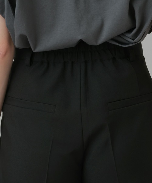 LAKOLE(ラコレ)の「タックハーフパンツ / 848925(その他パンツ・レディース・ベージュ/ブラック/グレー・MEDIUM/LARGE)」の9枚目の写真