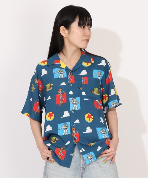 Disney(ディズニー)の「親子お揃い ディズニー トイ・ストーリー 総柄シャツ 1808A(シャツ/ブラウス・メンズ・ネイビー・ユニセックスXL/ユニセックスL/ユニセックスM/ユニセックスS)」の1枚目の写真