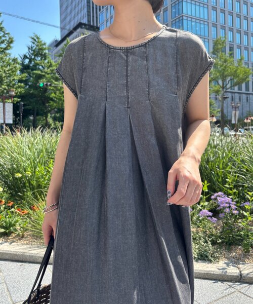 Jena espace merveilleux(ジェナ エスパスメルヴェイユ)の「テンセルデニムフレンチワンピ(ワンピース・レディース・ブラック/ブルー・FREE)」の11枚目の写真