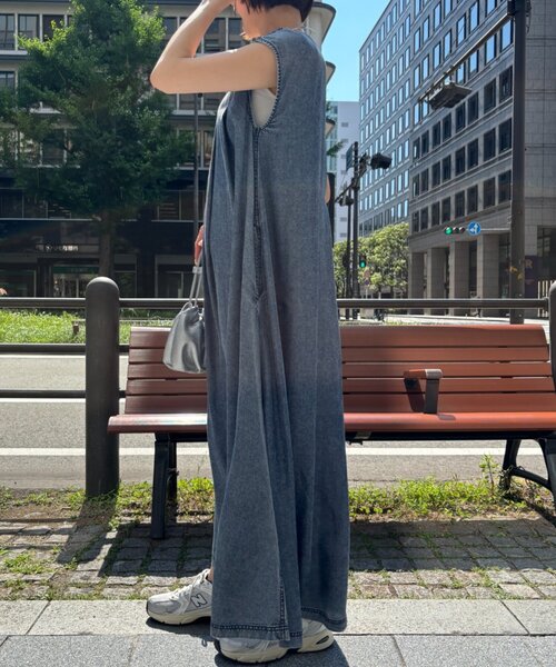 Jena espace merveilleux(ジェナ エスパスメルヴェイユ)の「テンセルデニムフレンチワンピ(ワンピース・レディース・ブラック/ブルー・FREE)」の4枚目の写真