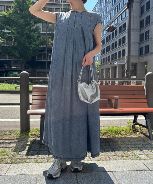 Jena espace merveilleux(ジェナ エスパスメルヴェイユ)の「テンセルデニムフレンチワンピ(ワンピース・レディース・ブラック/ブルー・FREE)」の3枚目の写真