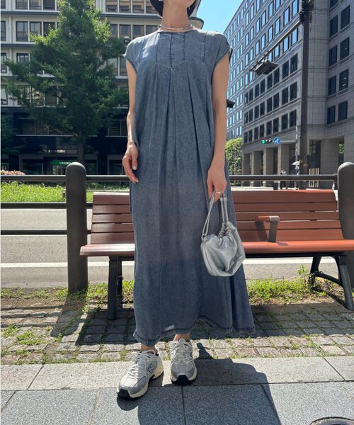 Jena espace merveilleux(ジェナ エスパスメルヴェイユ)の「テンセルデニムフレンチワンピ(ワンピース・レディース・ブラック/ブルー・FREE)」の18枚目の写真