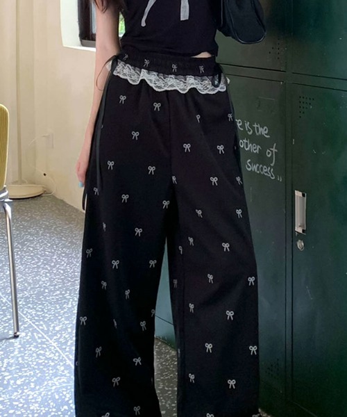 AVYL（アヴィル）の「ミニリボン総柄ワイドイージーパンツ（その他パンツ・レディース・ブラック/ホワイト・M）」の4枚目の写真