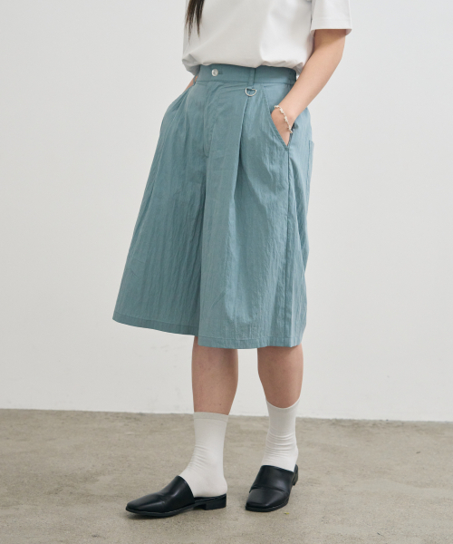 PIARI(ピアリ)の「ダイアグナルポケットナイロンウィンクルバミューダパンツ(グレイシーブルー)(その他パンツ・メンズ・その他・LARGE/MEDIUM/SMALL)」の3枚目の写真