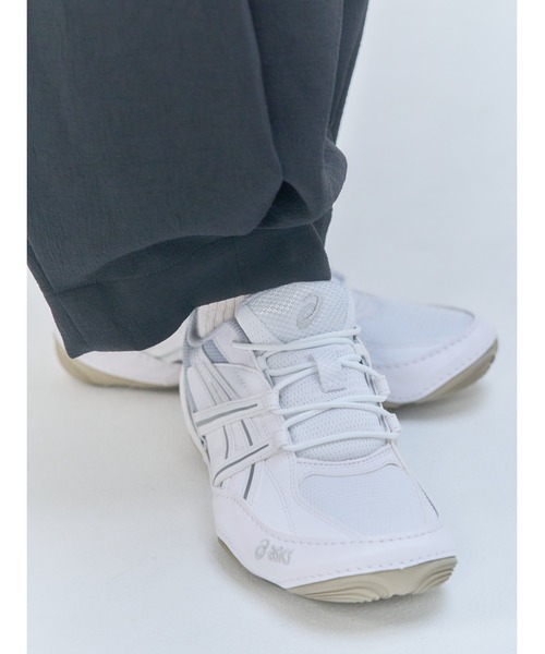ASICS（アシックス）の「HYPERSYNC / ハイパーシンク（スニーカー・レディース・ホワイト×グレー・29.5/29/27/28/26.5/27.5/23/24/25.5/23.5/25/26/22.5/24.5/28.5）」の3枚目の写真