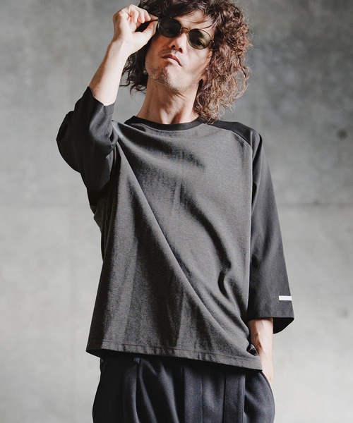 GLIMCLAP(グリムクラップ)の「mlt5758-Smooth Jersey 3-4 Sleeve Raglan T-shirt 7分袖ラグランTシャツ(211-020-gla-cg)(Tシャツ/カットソー・メンズ・チャコールグレー×ブラック/ホワイト×ブラック/ネイビー系・S/L/M)」の1枚目の写真