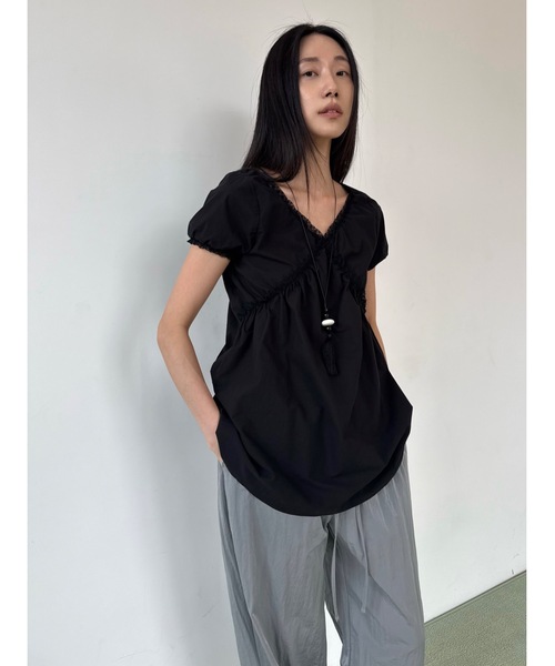 Didot.showroom(ディドット ショールーム)の「コットンレースパフブラウス(シャツ/ブラウス・レディース・クリーム/ブラック・FREE)」の15枚目の写真