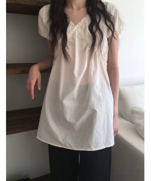 Didot.showroom(ディドット ショールーム)の「コットンレースパフブラウス(シャツ/ブラウス・レディース・クリーム/ブラック・FREE)」の10枚目の写真