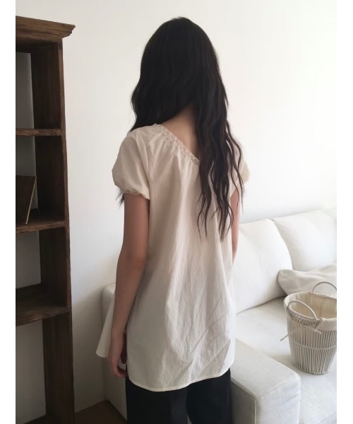 Didot.showroom(ディドット ショールーム)の「コットンレースパフブラウス(シャツ/ブラウス・レディース・クリーム/ブラック・FREE)」の11枚目の写真