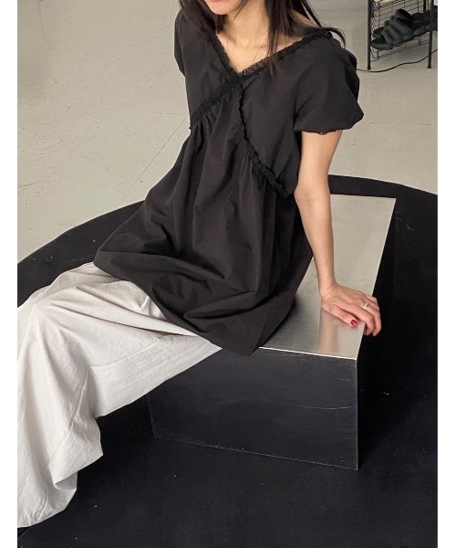 Didot.showroom(ディドット ショールーム)の「コットンレースパフブラウス(シャツ/ブラウス・レディース・クリーム/ブラック・FREE)」の17枚目の写真