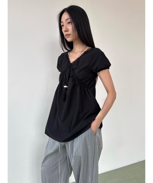 Didot.showroom(ディドット ショールーム)の「コットンレースパフブラウス(シャツ/ブラウス・レディース・クリーム/ブラック・FREE)」の16枚目の写真