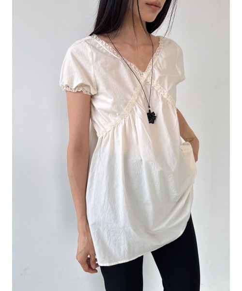 Didot.showroom(ディドット ショールーム)の「コットンレースパフブラウス(シャツ/ブラウス・レディース・クリーム/ブラック・FREE)」の6枚目の写真